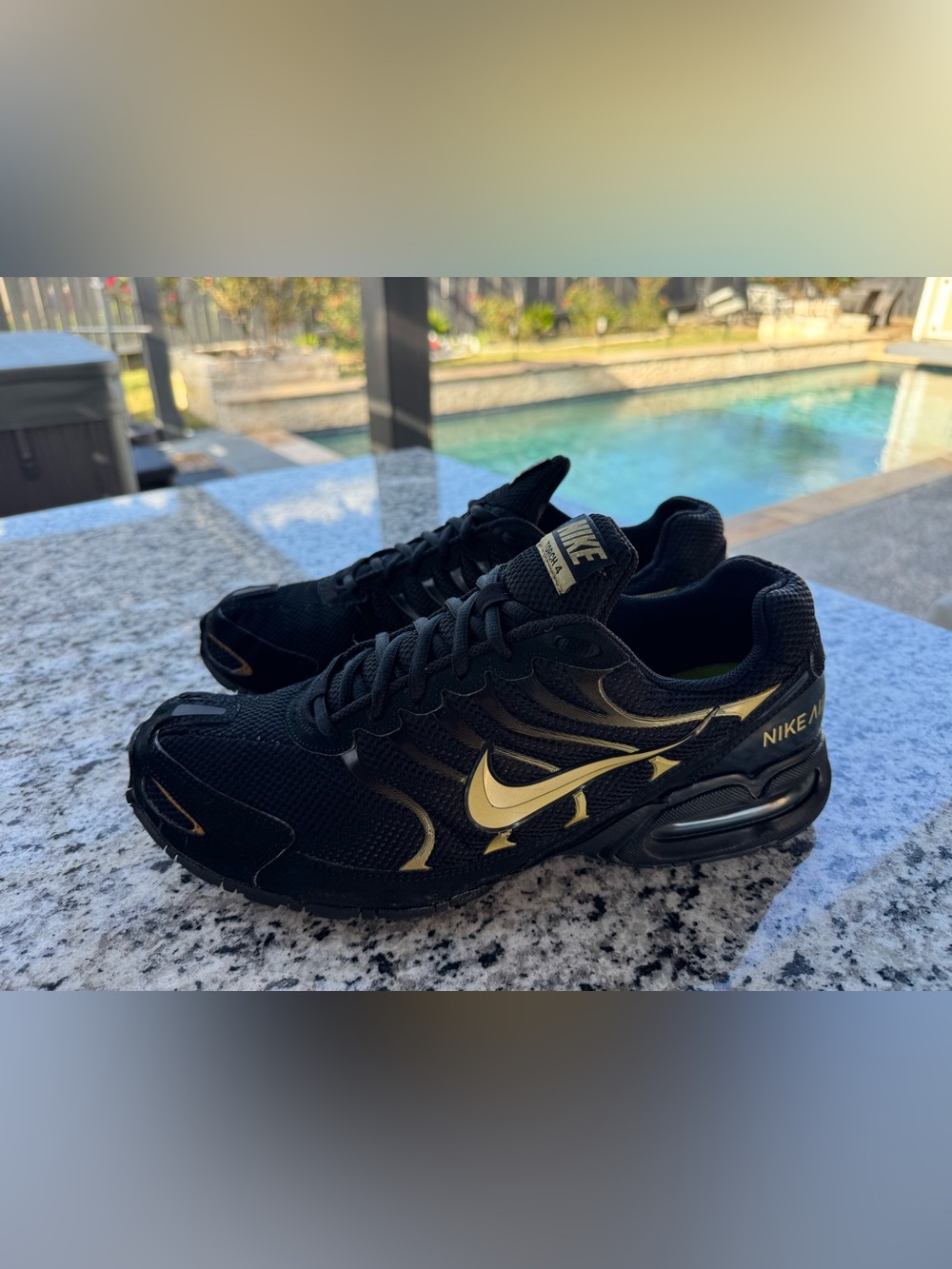 Nike Men’s Black Athletic Shoes with Gold Swoosh torch 4 Sz 13